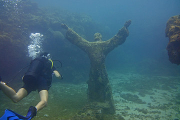 Grenada Underwater Sculpture Park Jesus Statue - obrazy, fototapety, plakaty