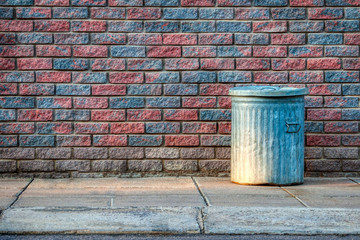 Garbage can