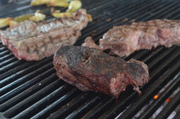 Cortes de carne a la parrilla