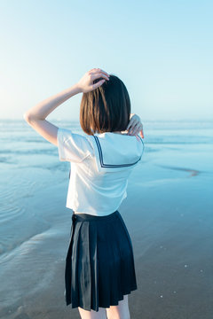 女子高生 海 後ろ姿 輝き Stock Photo Adobe Stock 女子高生 海 後ろ姿 輝き Stock Photo Adobe Stock
