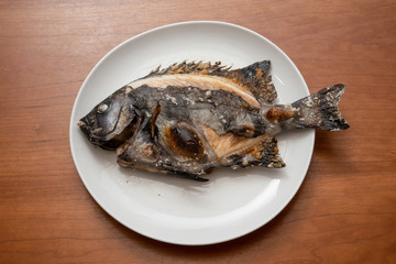 石鯛の塩焼き
