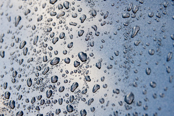 Wassertropfen auf Blech 1