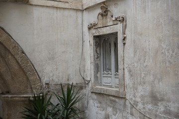 Fototapeta na wymiar Vecchia finestra