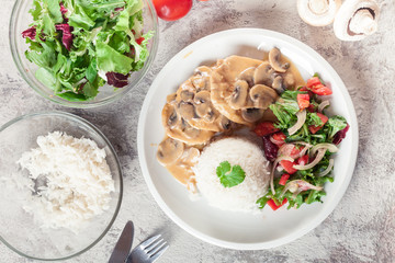 Chicken escalopes with champignion in creamy sauce