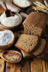 Fototapeta na wymiar Whole grain diet bread with amaranth