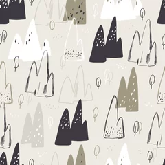 Foto op Aluminium Bergen Leuk naadloos patroon met bergen en bomen. Creatieve Scandinavische bosachtergrond. Vector illustratie. Kinderachtige illustratie.