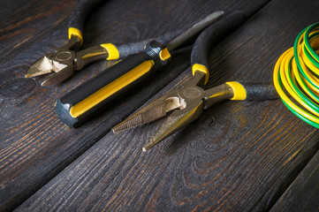 Electric tools and wires of different colors for connection