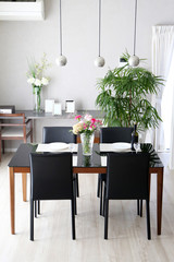 新築の家のダイニングルーム