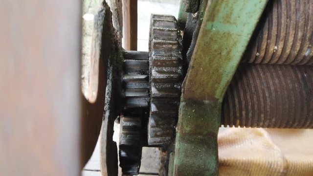 Manual rubber sheet machine in rubber production