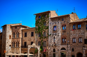 Fototapeta premium San gimignano Piazza Della Cisterna Tuscany Italy
