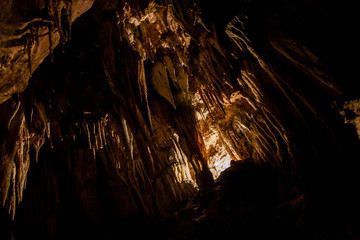 interior cueva de valporquero
