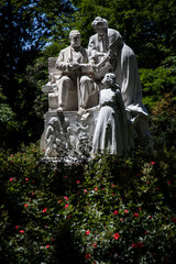 monumento a Campoamor en el parque de El Retiro