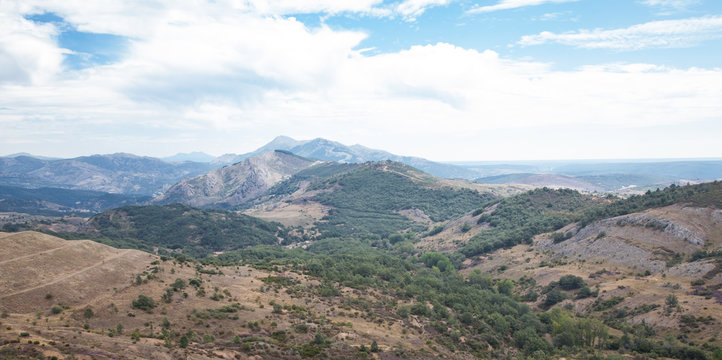 paisaje monta&ntilde;oso