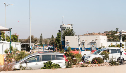 Army checkpoint on the border between Israel and the Palestinian Authority in the Samaria region of Beniamin district near to Rosh Haayin - obrazy, fototapety, plakaty