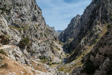 Fototapeta na wymiar paisaje en Ruta del Cares entre Asturias y León
