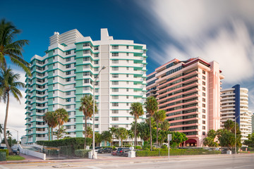 Fototapeta na wymiar Photo of Imperial House Condominium Miami Beach Collins Avenue