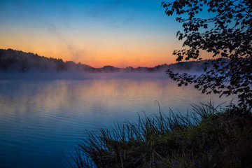 Blaue Stunde Morgennebel am Untreusee