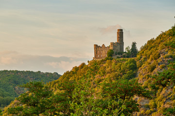 Fototapeta premium Maus Castle at Rhine Valley (Rhine Gorge) near St. Goarshausen, Germany. Built in 1386