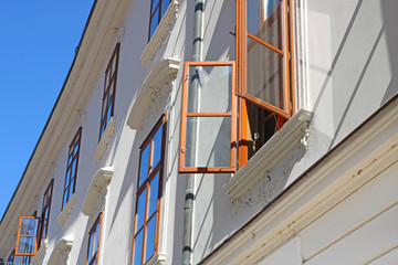 Obraz premium Windows in old building, Bratislava, Slovakia