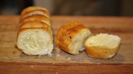 Garlic bread, the delicious accompaniment of barbecue gaucho.