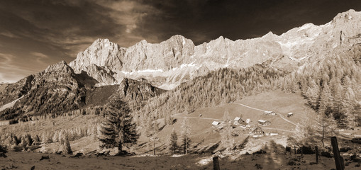 Der Dachstein im Herbstkleid