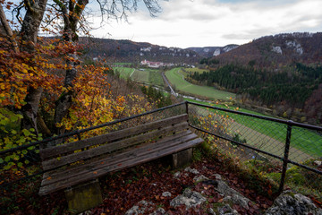 Obraz premium Soldatenfriedhof bei Beuron Donautal