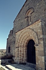 Ermita de San Frutos en el Parque Natural de las Hoces del río Duratón (Carrascal del Río, Segovia, España).