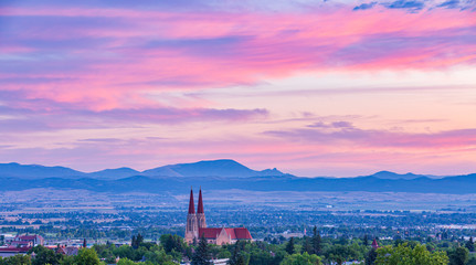 Beautiful sunrise lookin over the Helena Valley and the Catherdral - obrazy, fototapety, plakaty
