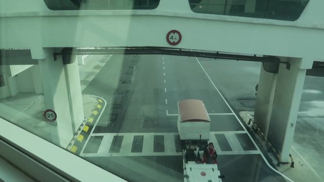 Aircraft after landing. Arrive at Da Nang Airport for service.