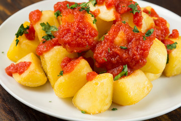 Patatas bravas