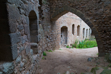 Obraz premium Ruined fortess Ortenbourg ( Château de l'Ortenbourg ). Alsace. France.
