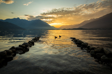 Comer See bei Sonnenaufgang in Domaso (Lago di Como)