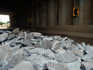 Concrete from digging and dismantling To build a road