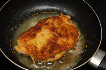 Cutlets with melted cheese  ,Recette de Chaussons panés (cordon bleu maison)
