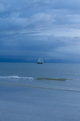 Naklejka premium Stormy Skies at the Beach