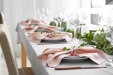 Beautiful table setting with floral decor