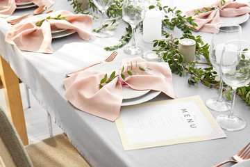 Beautiful table setting with floral decor