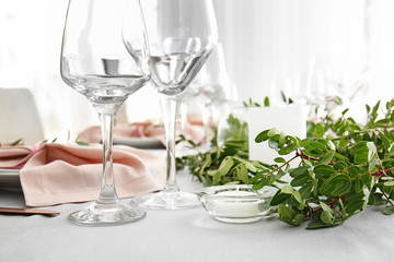 Beautiful table setting with floral decor