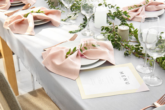 Beautiful table setting with floral decor