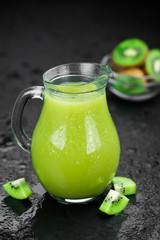 Kiwi Smoothie (selective focus)