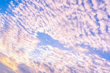 Obraz premium Beautiful cloud around sky at sunrise time