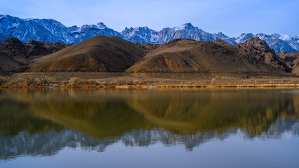 Fototapeta na wymiar Reflection of Sierra Nevada in Diaz Lake
