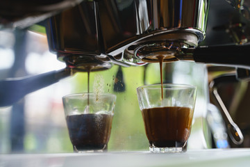Brewing espresso by coffee blending machine