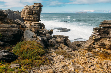 Fototapeta na wymiar Ocean waves. Scenic bay and rocks