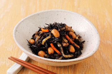 ひじきの煮物　Simmered Hijiki Seaweed and Soybeans, chopped carrot.