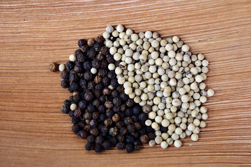  pepper on the dry bark tree