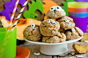 Halloween monster eye cookies , pumpkin cookies with candy eyeball for kids treat