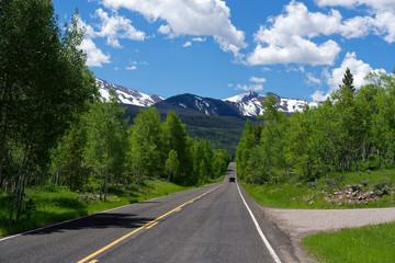 Mirror Lake Scenic Byway between Wyoming and Utah