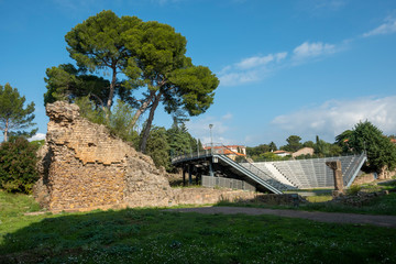 Fototapeta na wymiar ruins of the arenes of the city of Frejus, resort city on the Cote d'Azur in France