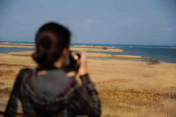 mujer fotografa delta del ebro
